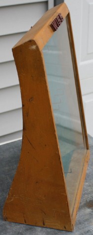 124-W-countertop-display-case-13x17-7