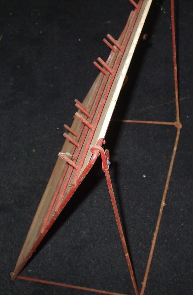 tin-snips-easel-4