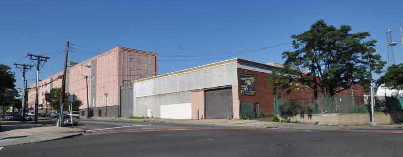 Looking Up Littleton Ave from W Market St 2009