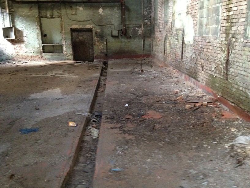 75-Ground-Center-of-Building-Trenching-water-drainage