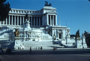 19 Victor Emmanuel II Monument in Piazza Venezia