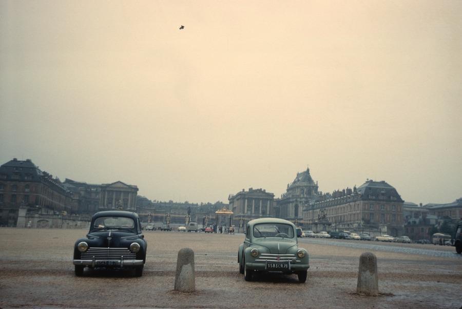 175 Versailles Courtyard