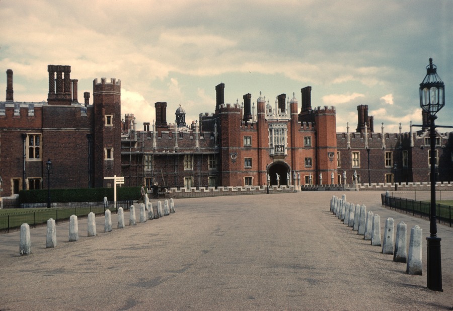 220 Hampton Court