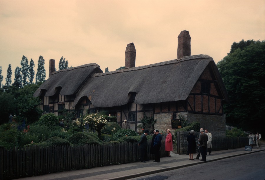 226 Anne Hathaways Cottage