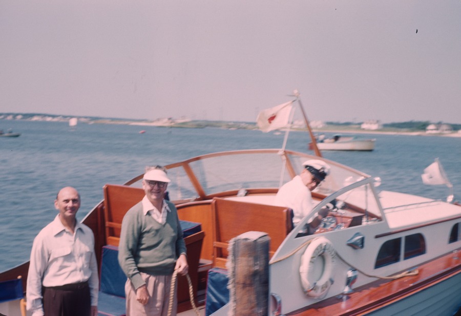 Spaffords BH 1950 1 arriving at pier