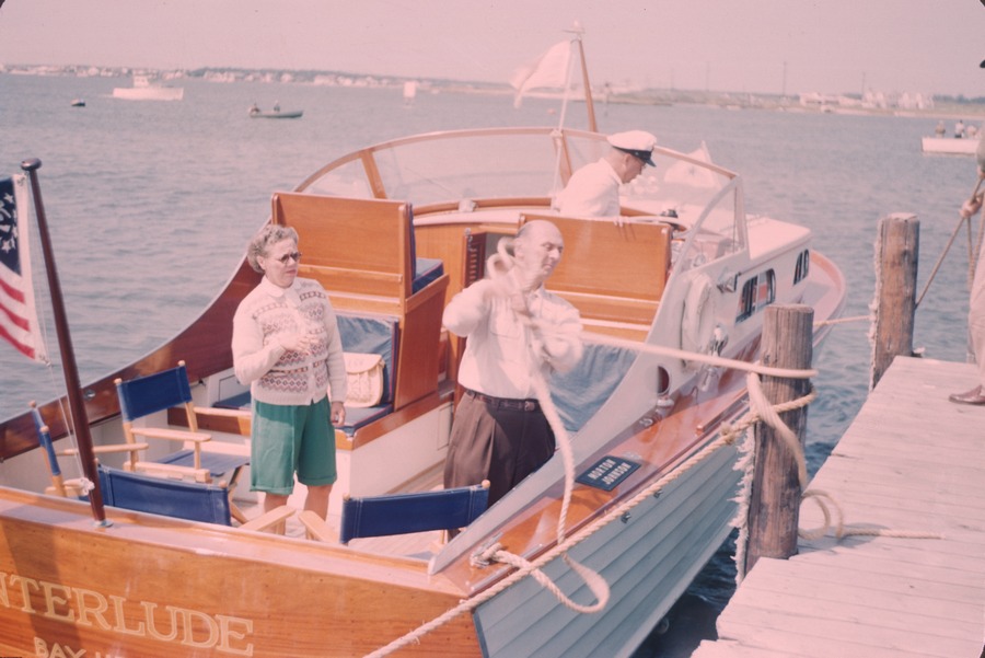 Spaffords BH 1950 3 tying up at pier