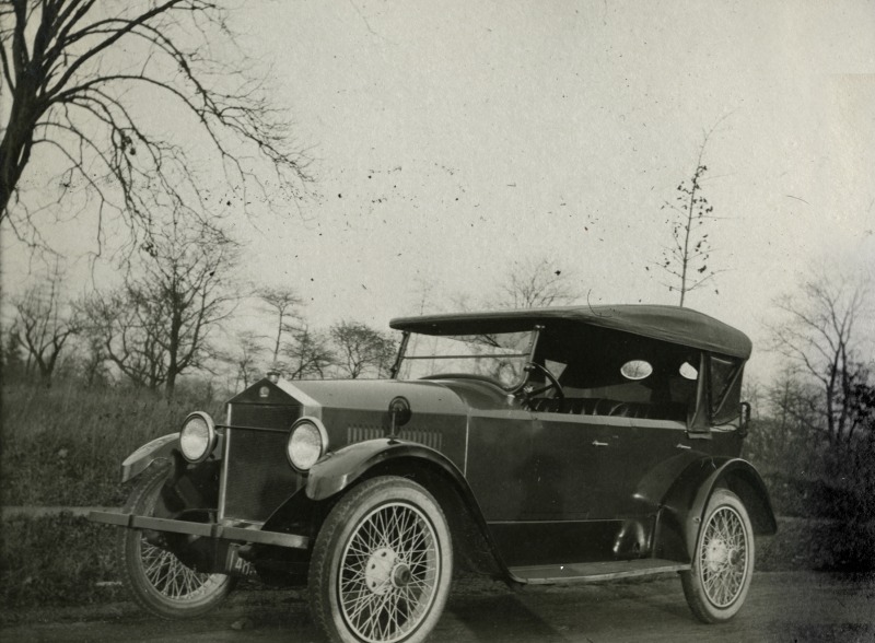 1919-Moon