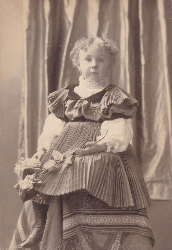 Mildred-on-stool-Thein-476-Broad-St-Newark-NJ