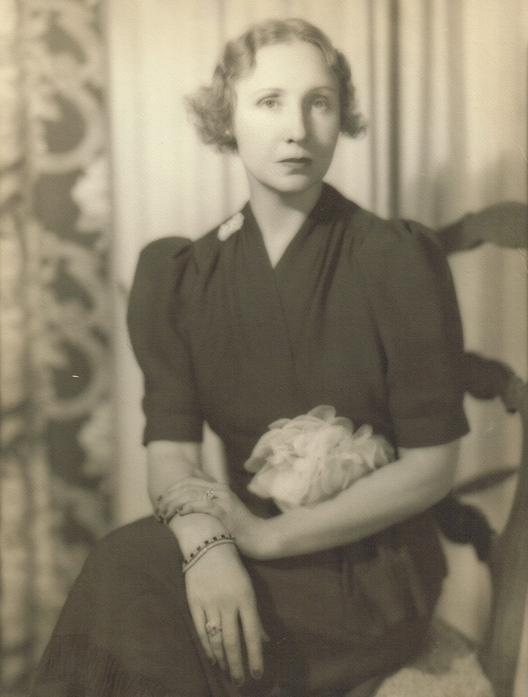Mildred-right-shoulder-brooch-1