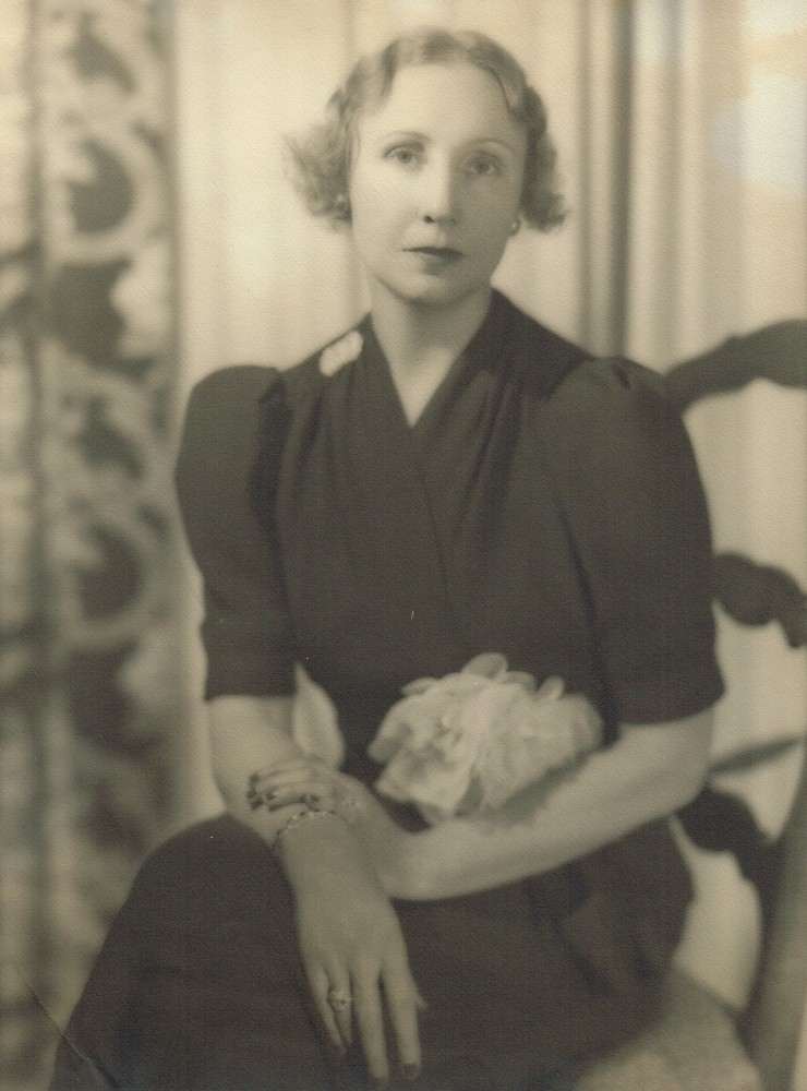Mildred-right-shoulder-brooch-2