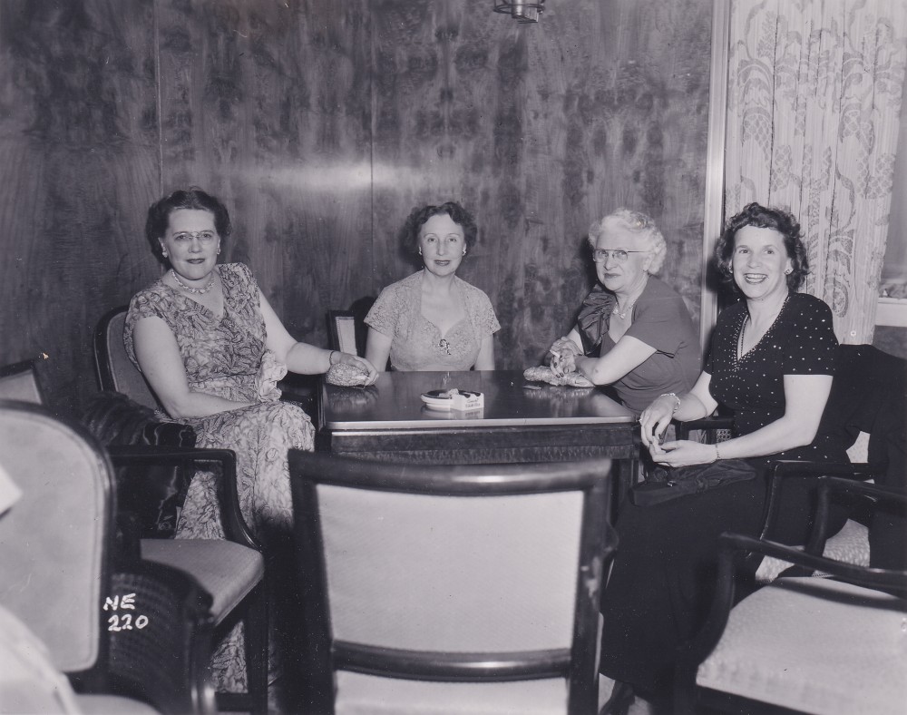 on-board-RMS-Queen-Eliz-NE220