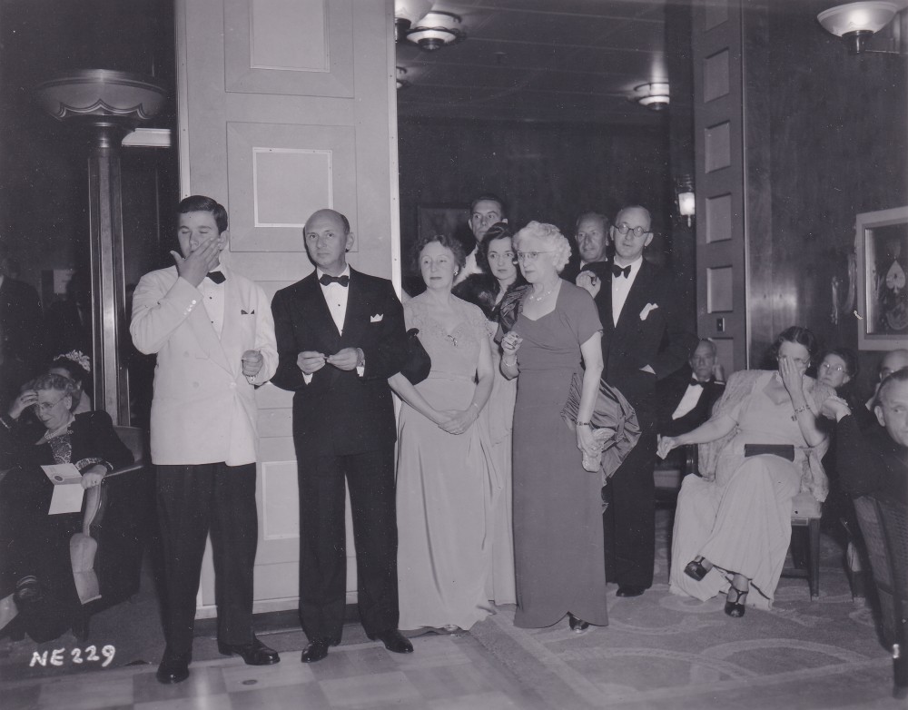 on-board-RMS-Queen-Eliz-NE229