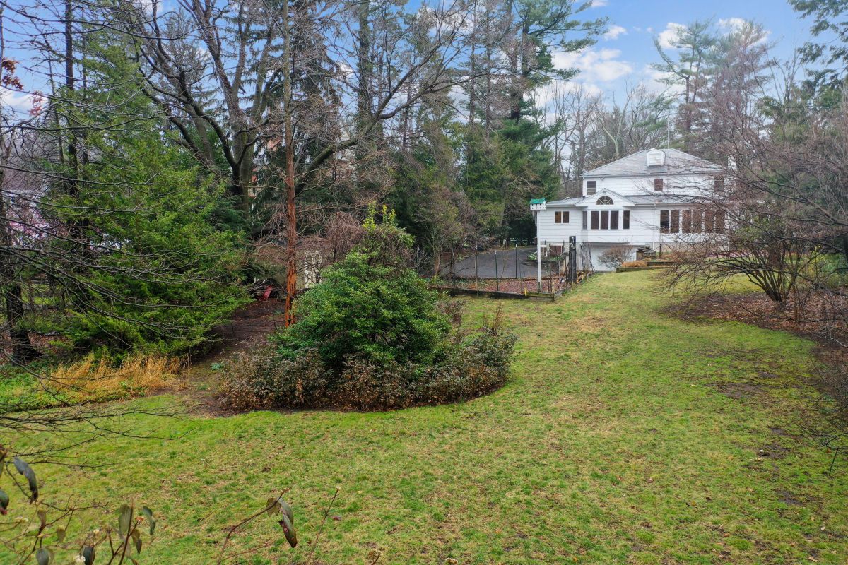12 Chestnut Place: Selling Drone Photos: Photo 6 of 10