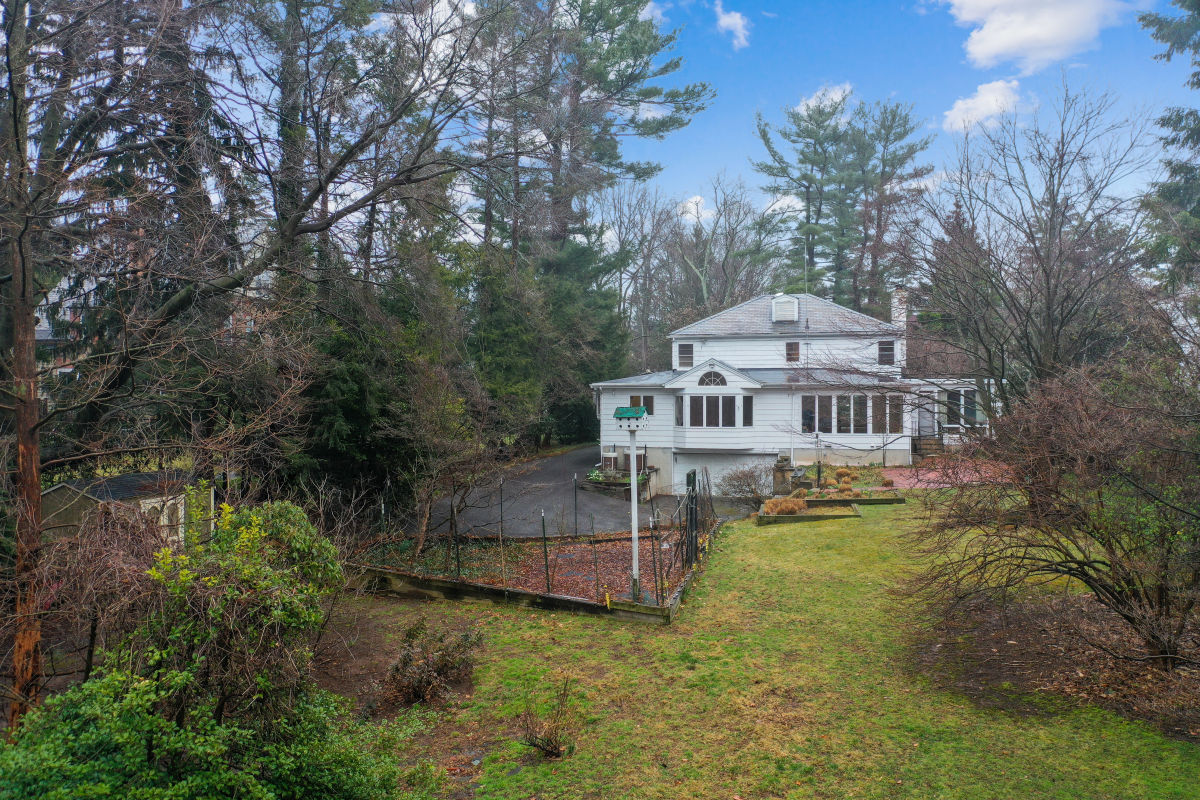12 Chestnut Place: Selling Drone Photos: Photo 8 of 10