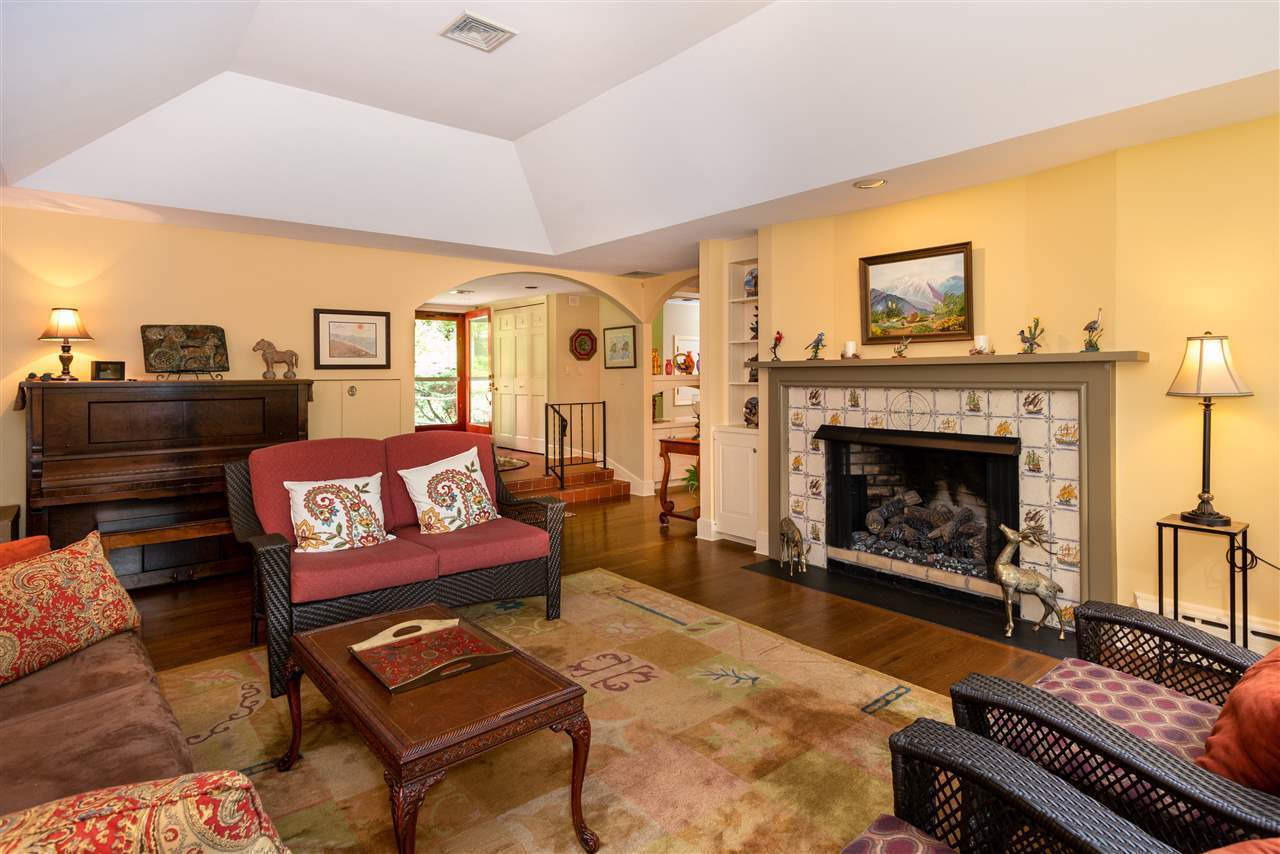 300 Maple Ridge Rd: 2019 Selling Photos: Photo 3 of 36