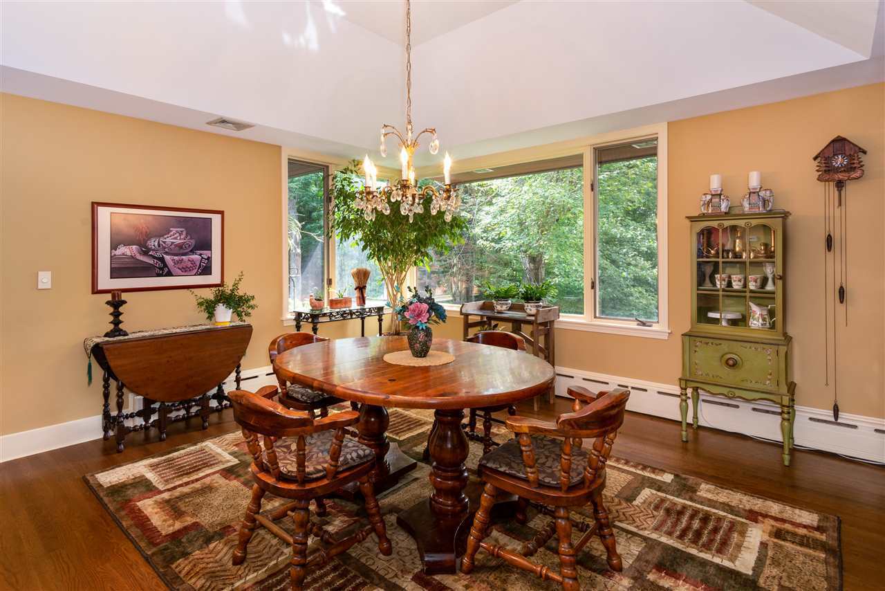 300 Maple Ridge Rd: 2019 Selling Photos: Photo 4 of 36