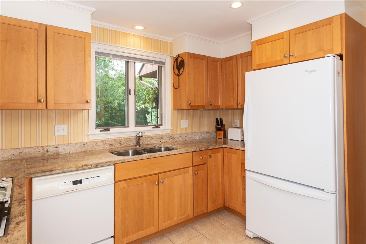 300 Maple Ridge Rd: 2019 Selling Photos: Photo 7 of 36