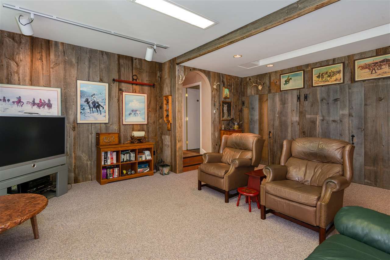 300 Maple Ridge Rd: 2019 Selling Photos: Photo 17 of 36