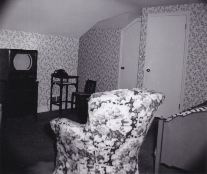 38Ken-18-Maid-Bedroom