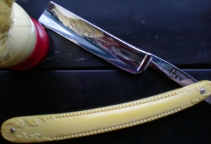 Sure-Comfort-White-Bead-Handle-1907 thumbnail