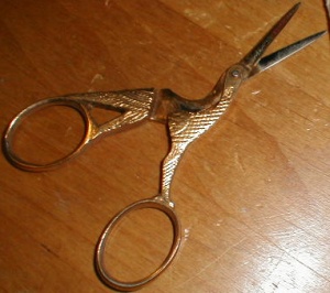 stork-embroidery-scissor thumbnail